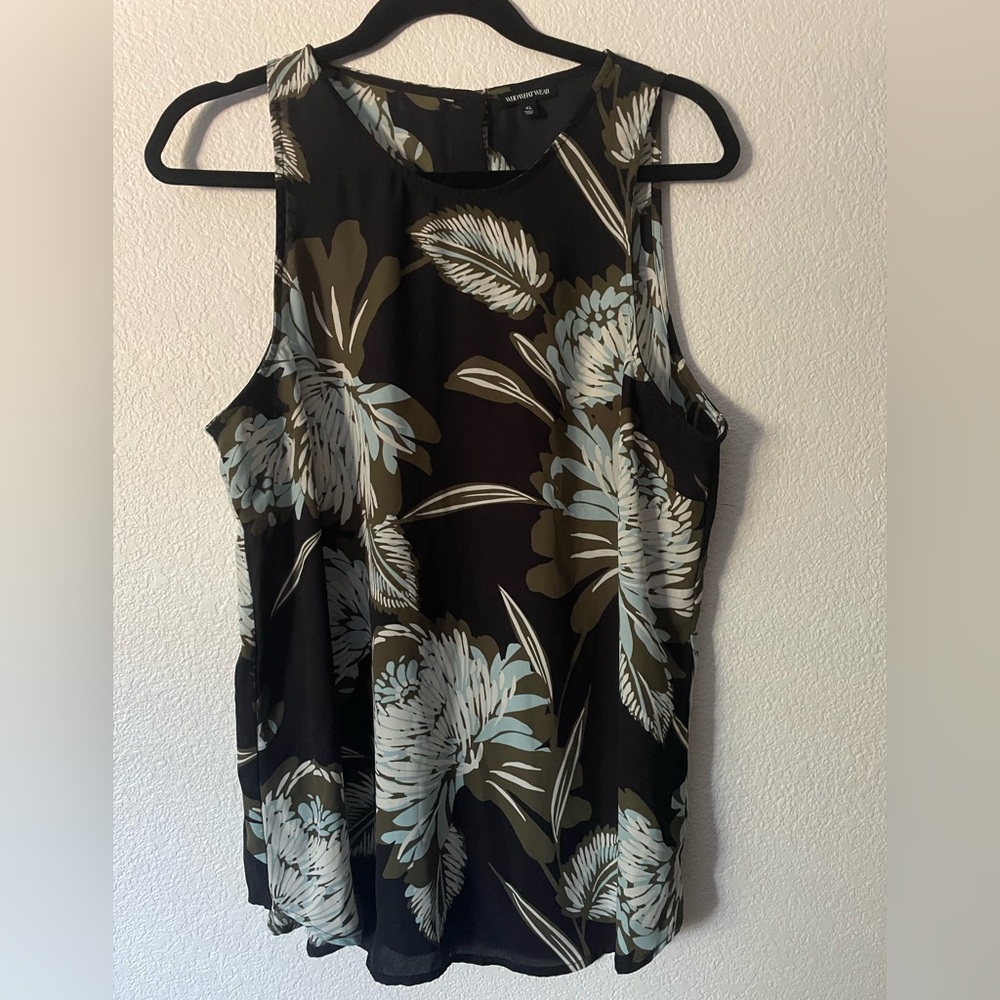 🌟5/$15🌟Who What Wear Tropical Print Tank
